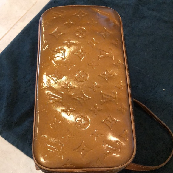 LV Vernis Patent Bronze Leather embossed logo tote bag with handles - Picture 7 of 14